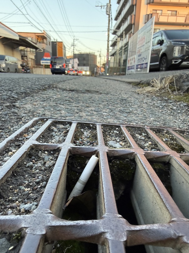 2月17日 タバコのポイ捨て28本 暖かくなるとポイ捨てが増える?