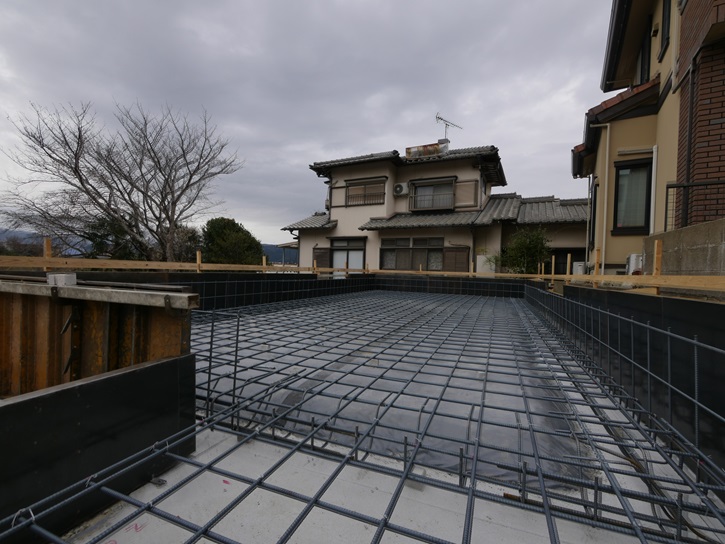 基礎配筋工事 鉄筋コンクリートでつくるベタ基礎 ソトダン白水ヶ丘 外断熱の建売住宅