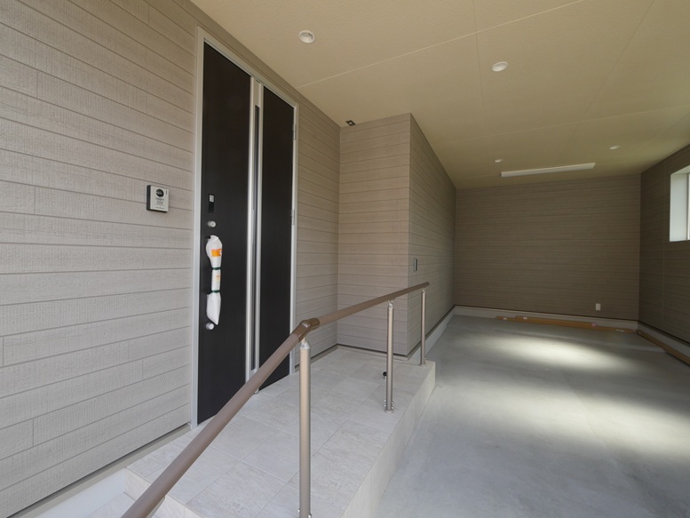 完成 ビルトインガレージ 玄関 ミニキッチン 那珂川市つながる家 注文住宅 外断熱工法