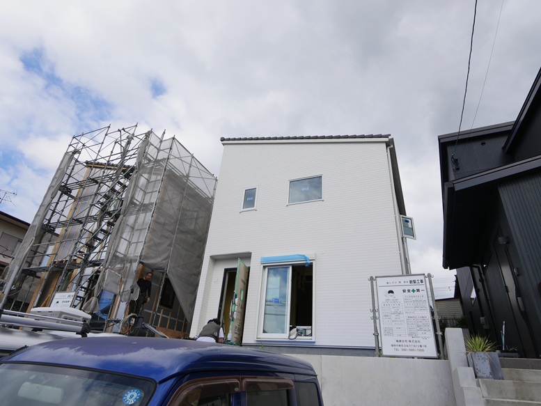 工事用外部足場取り外し 外観がよく分かる 賃貸だけど外断熱、那珂川市王塚台